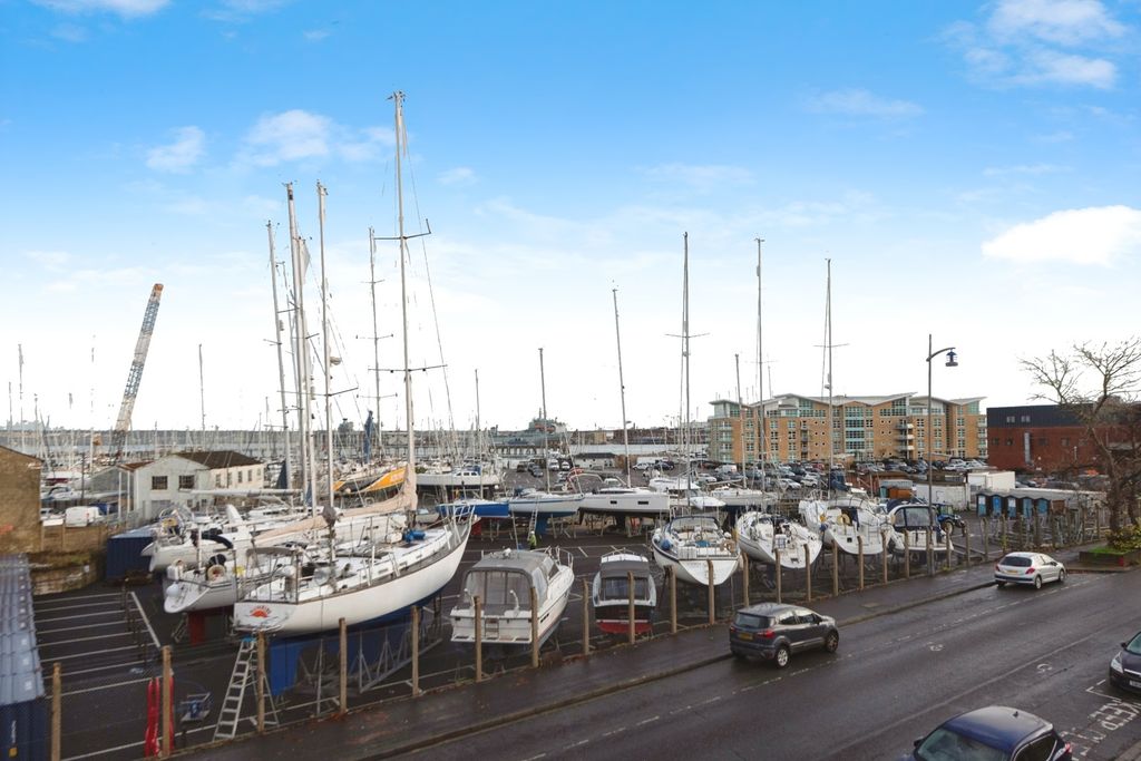 Property photo 3 of 9 Pbox-Img.Jpg