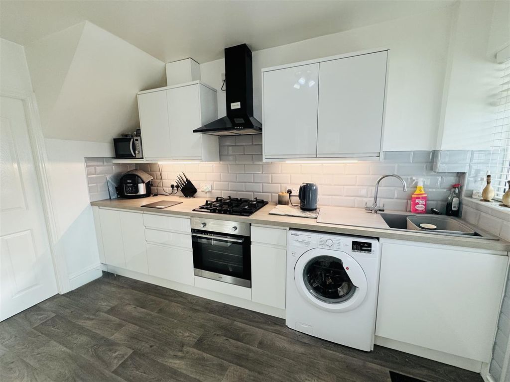 Property photo 2 of 13 Kitchen