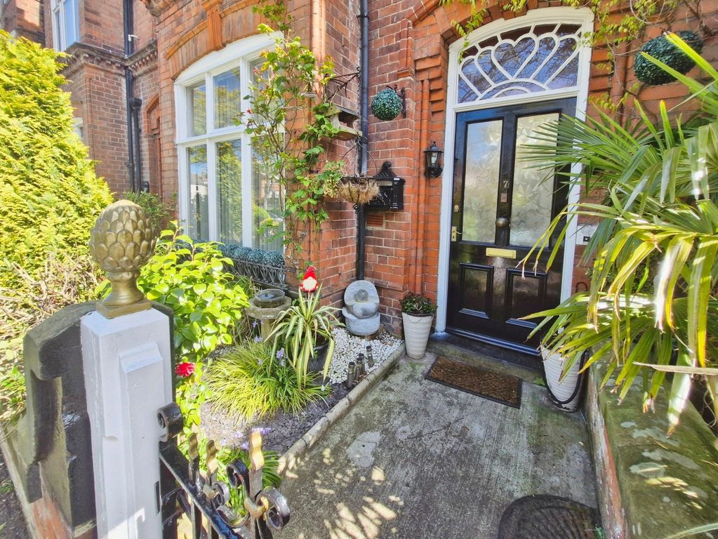 Property photo 2 of 40