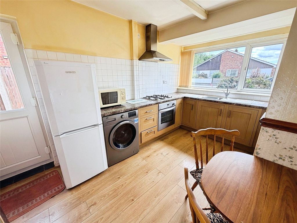 Property photo 2 of 10 Breakfast Kitchen