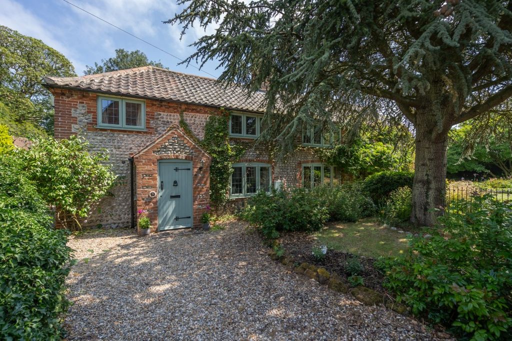 Property photo 2 of 34