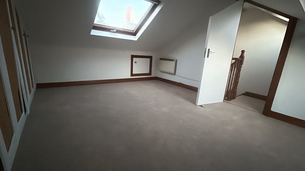 Property photo 2 of 3 Loft Room