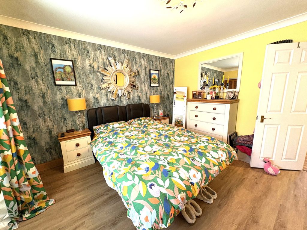 Property photo 3 of 25