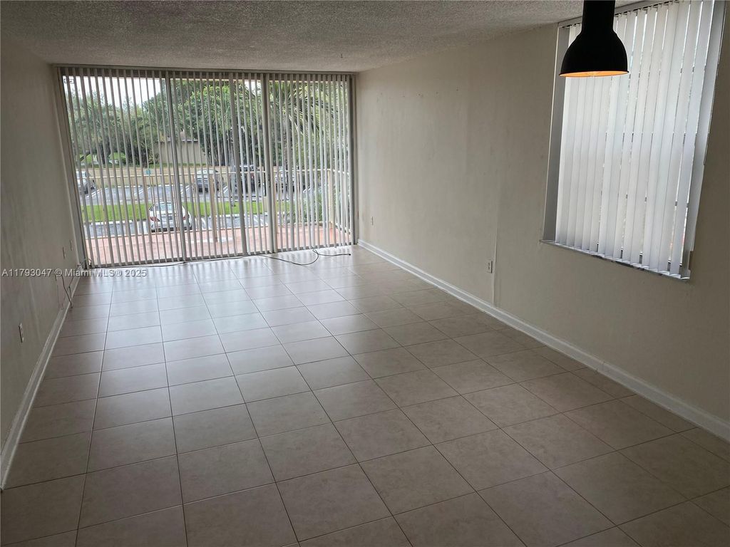 Property photo 2 of 23 <Alttext/>