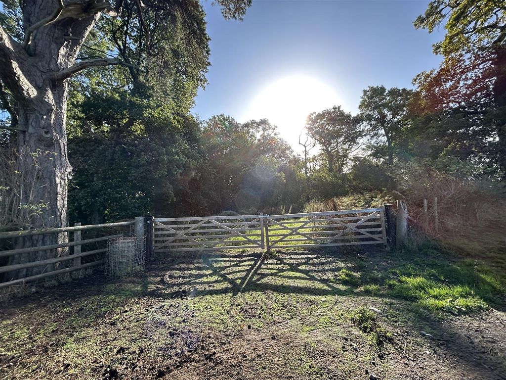 Property photo 3 of 18 Motlins