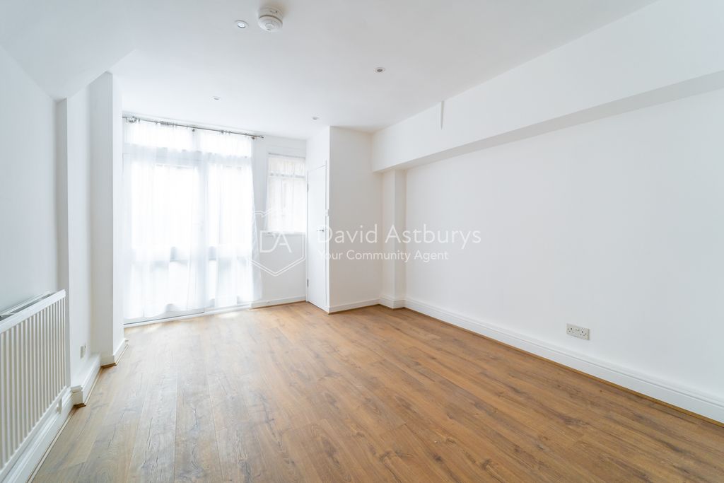 Property photo 3 of 10 Ndb05470