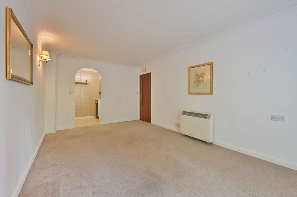 Property photo 3 of 11