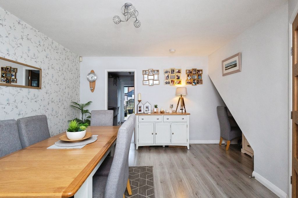 Property photo 3 of 17 Photo