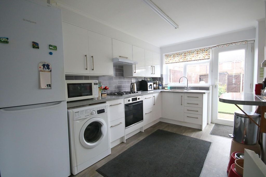 Property photo 2 of 9 Kitch1 (29).Jpg