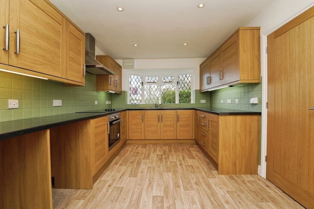 Property photo 2 of 11 Pbox-Img.Jpg