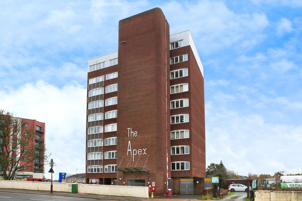 Property photo 1 of 20