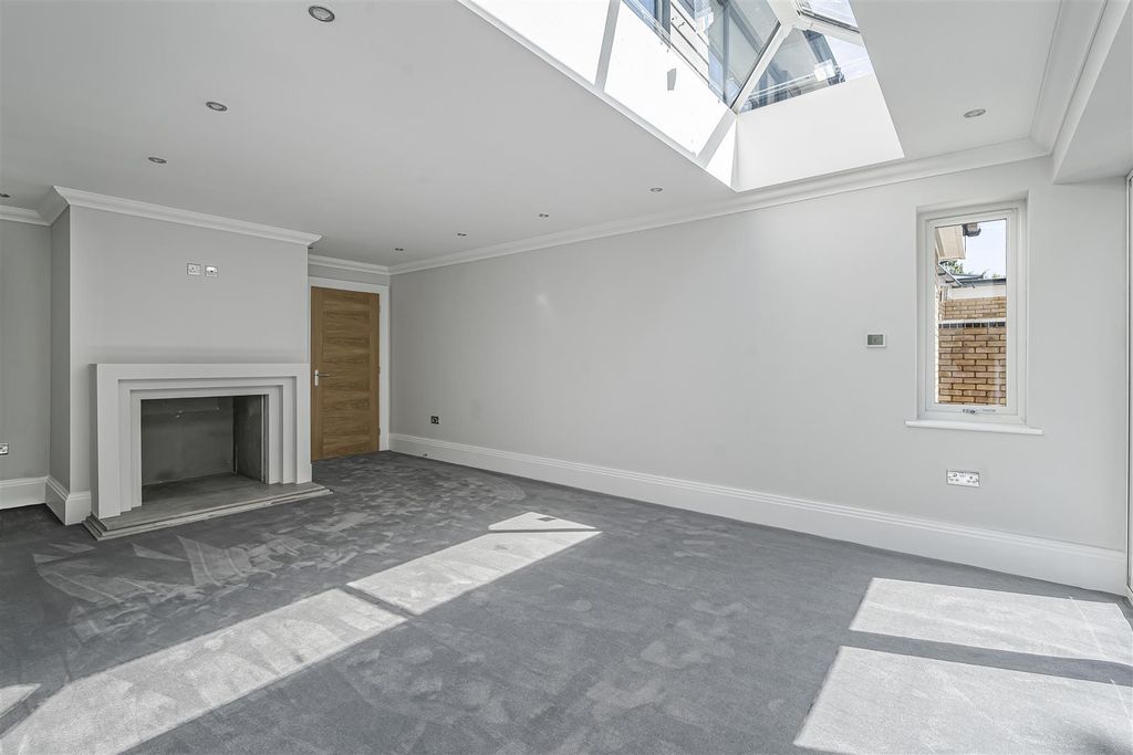 Property photo 3 of 23 14_57737.Jpg