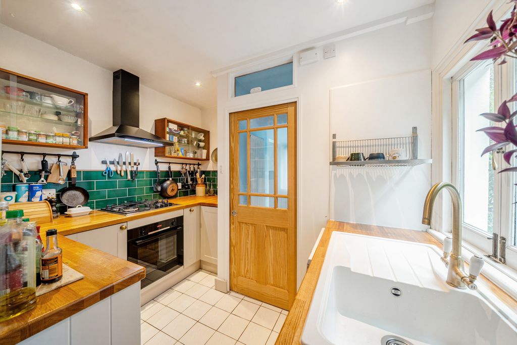 Property photo 3 of 16 Kitchen