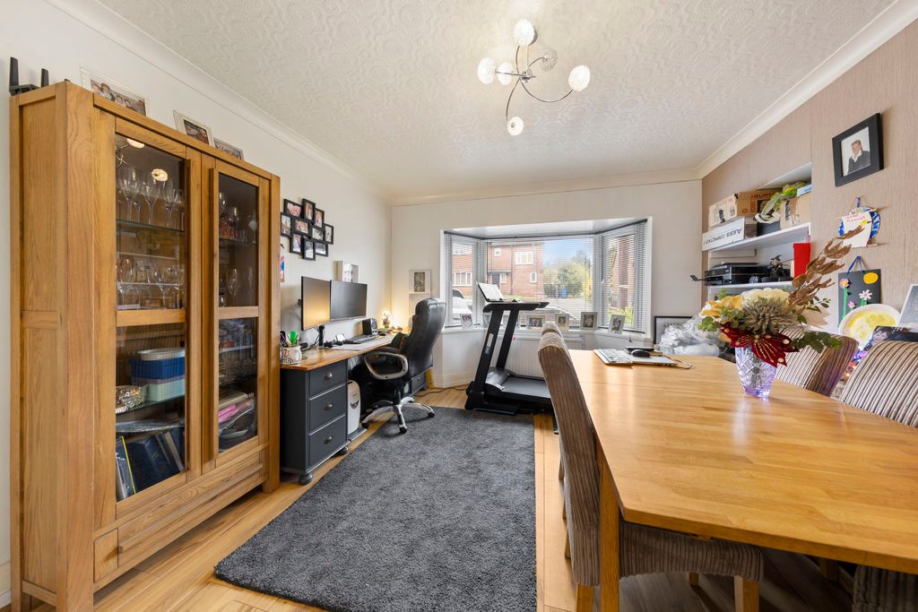 Property photo 3 of 26 Dining-Room.