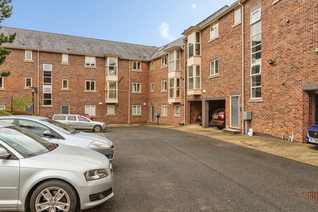 Property photo 2 of 11
