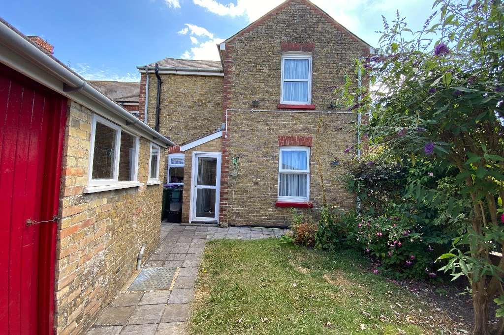 Property photo 2 of 22