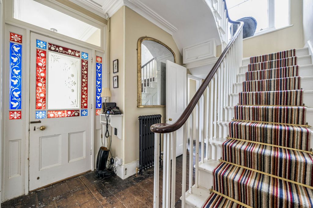 Property photo 3 of 39