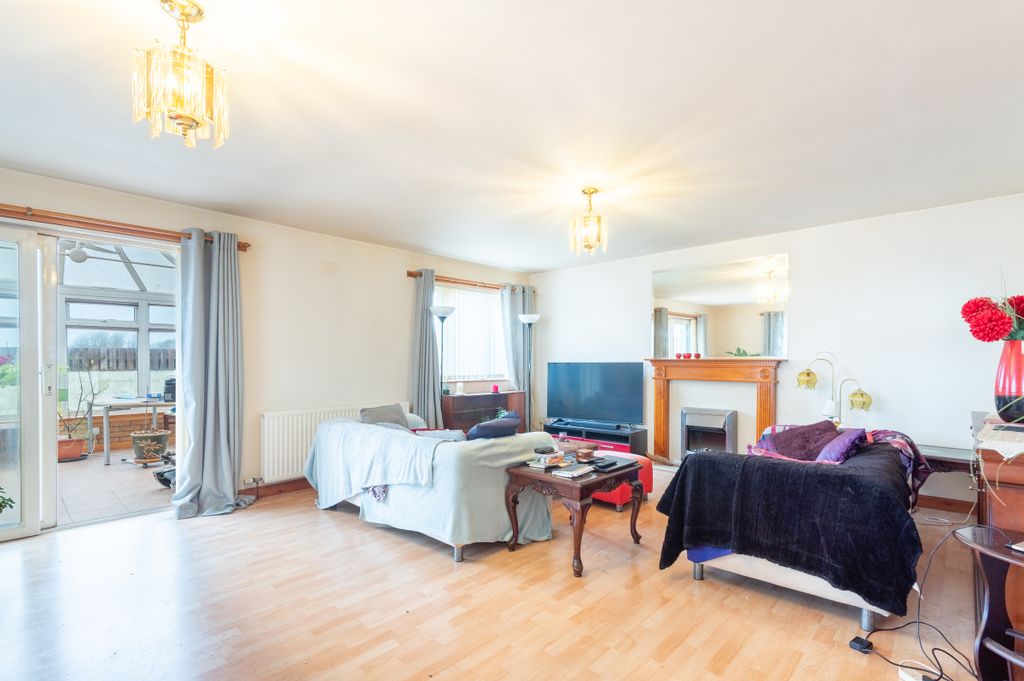 Property photo 3 of 35