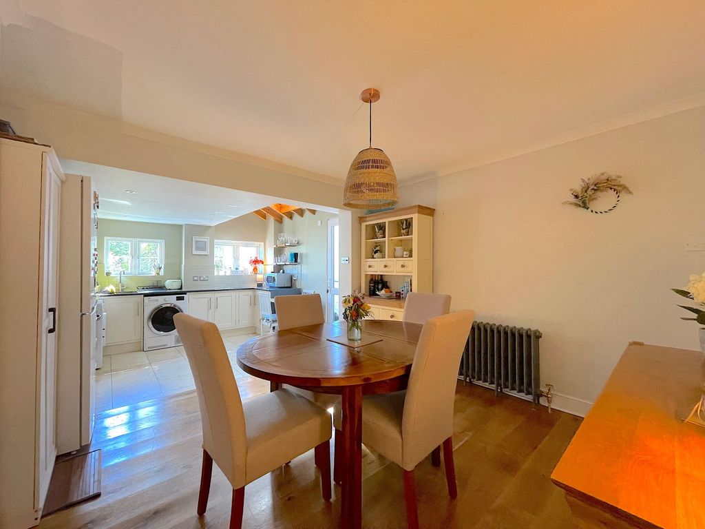 Property photo 3 of 32 Kitchen/Dining Room (1)