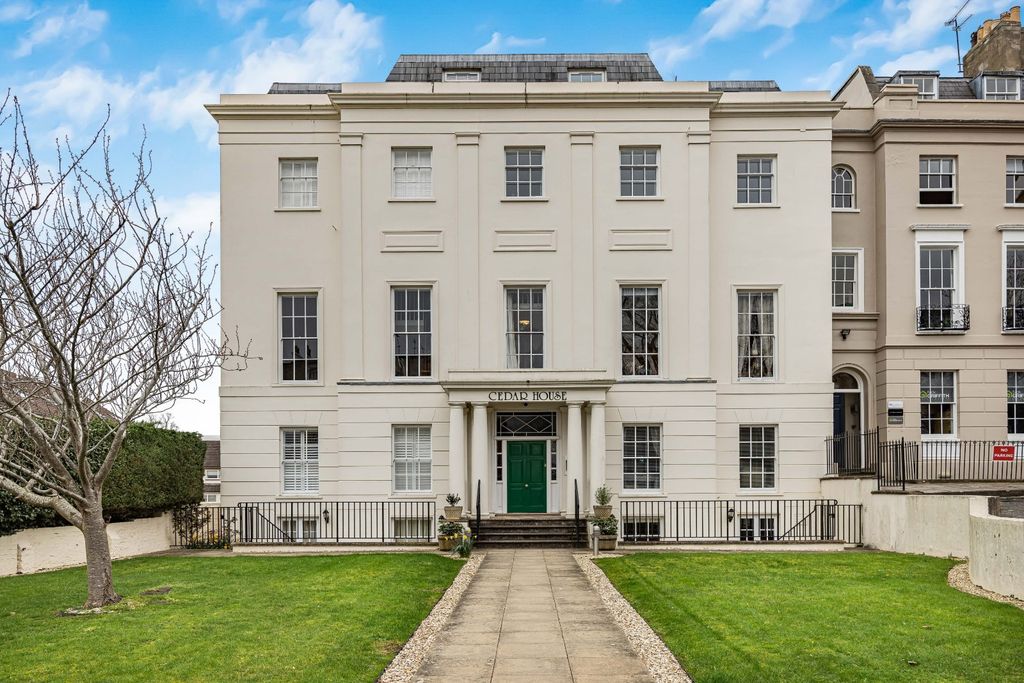 Property photo 1 of 10 Front