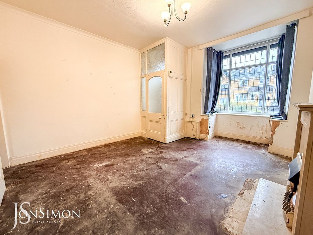 Property photo 3 of 13