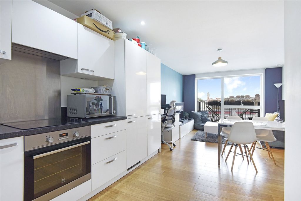 Property photo 1 of 12