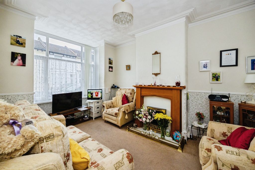 Property photo 2 of 11