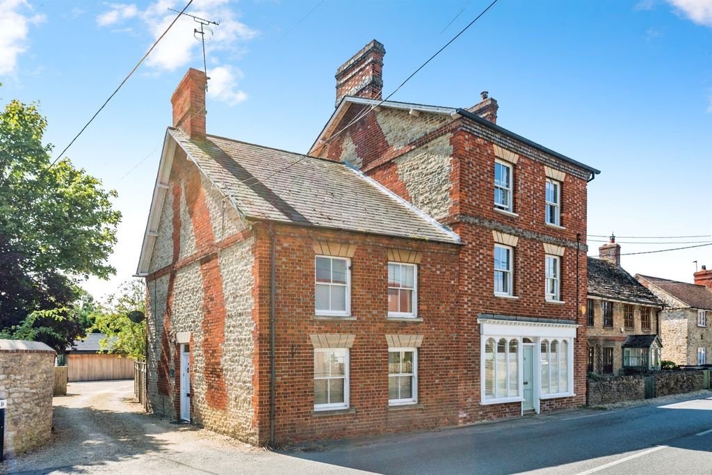 Property photo 3 of 17