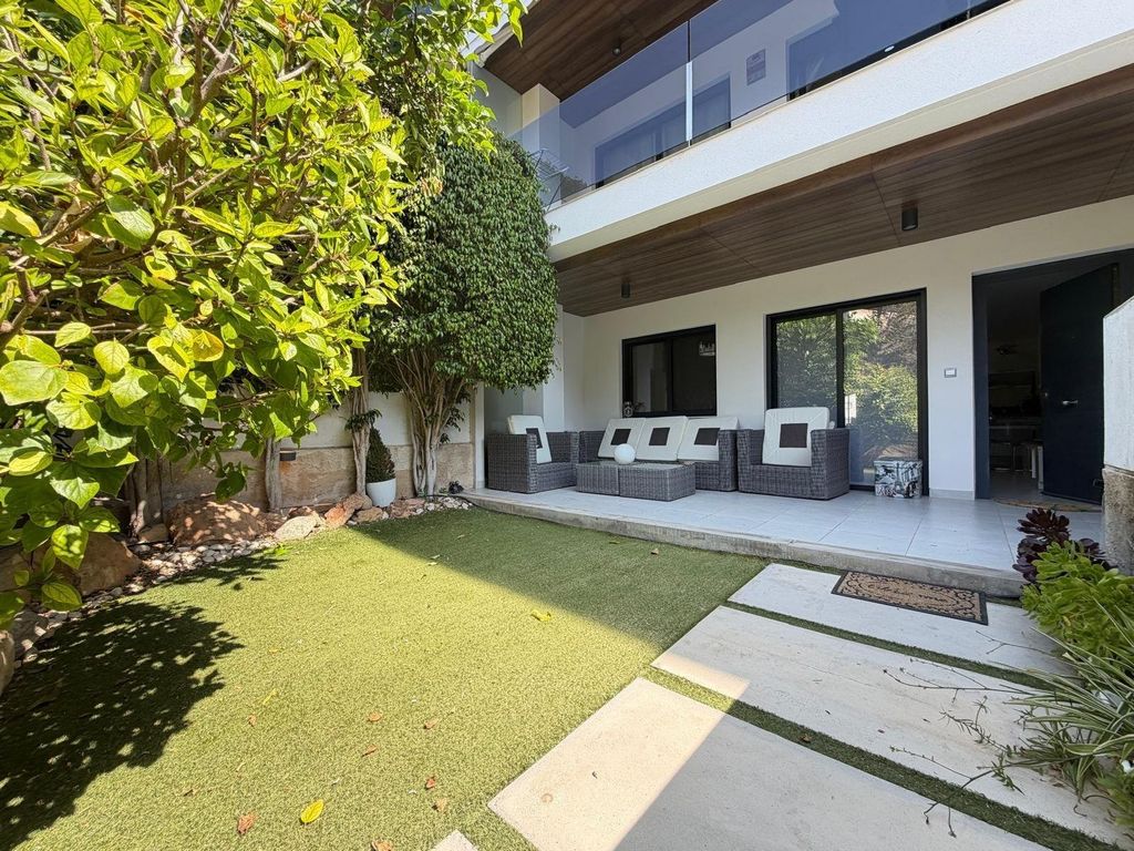 Property photo 1 of 50
