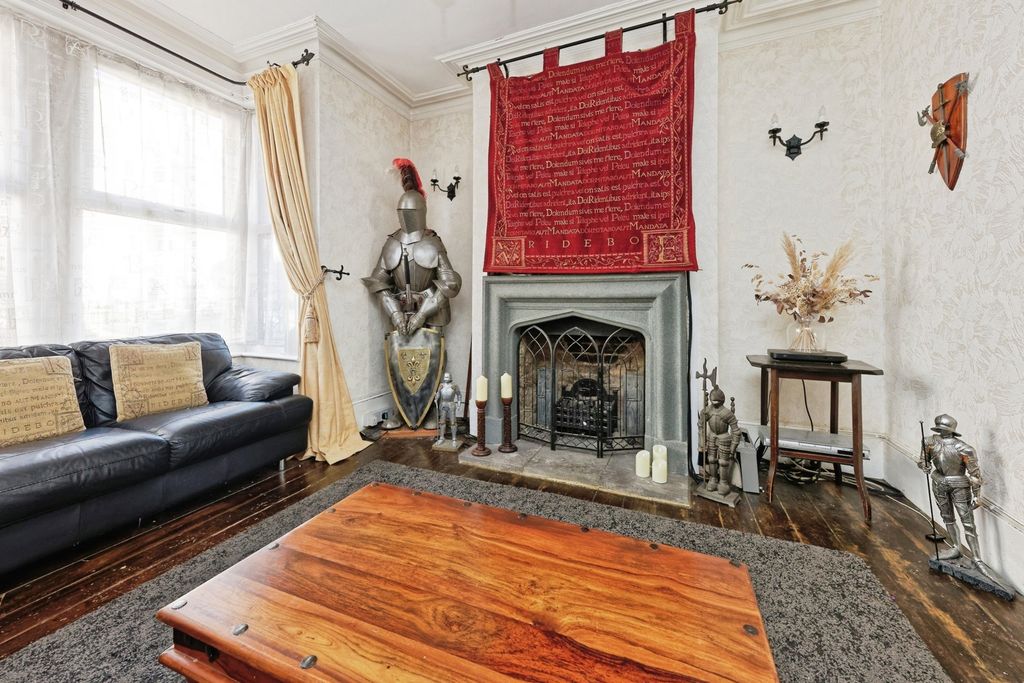 Property photo 2 of 20 Pbox-Img.Jpg