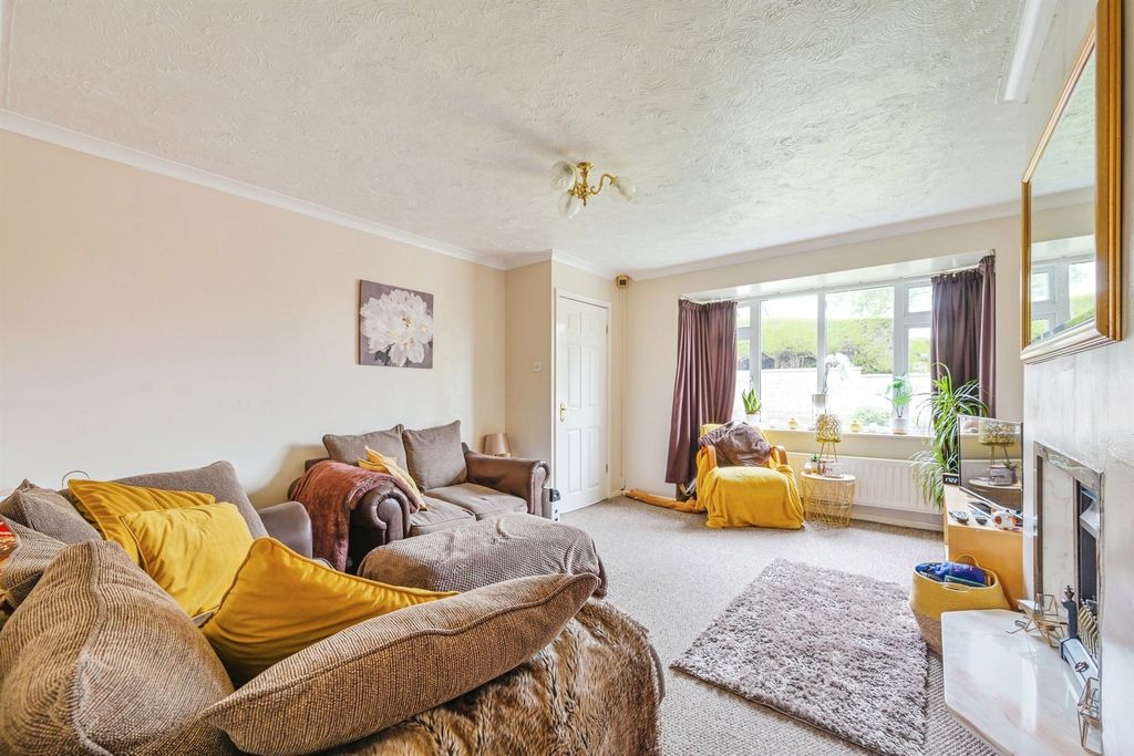 Property photo 3 of 14