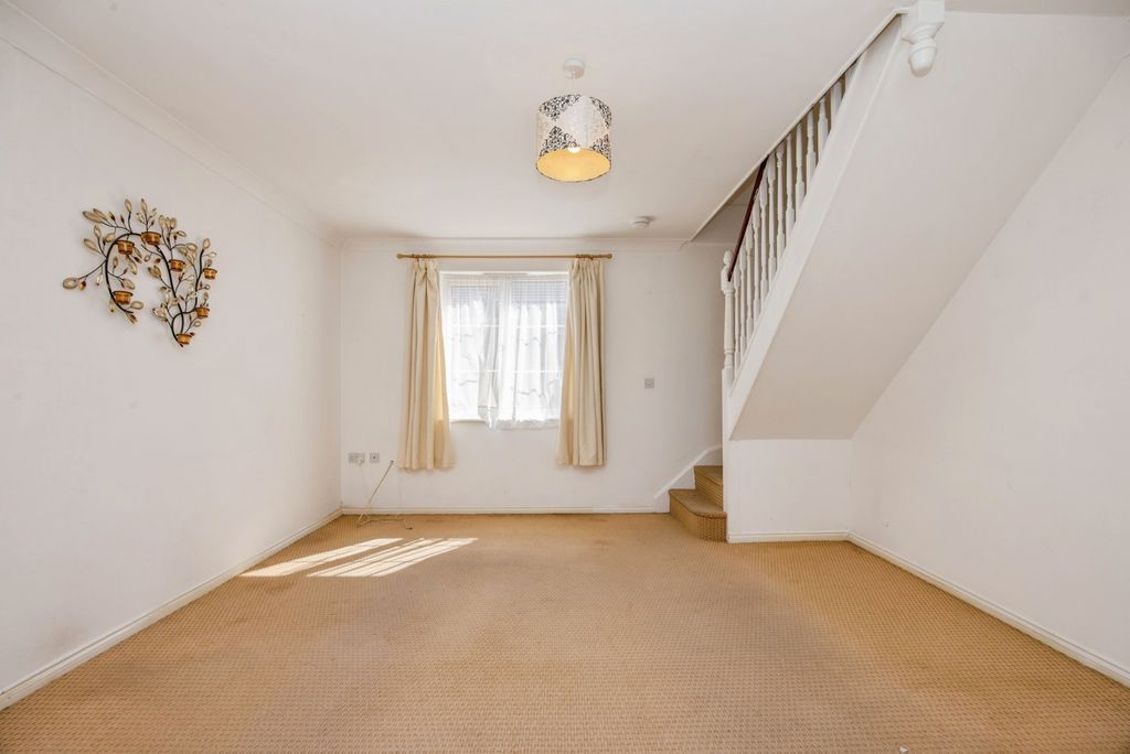 Property photo 3 of 17 Photo