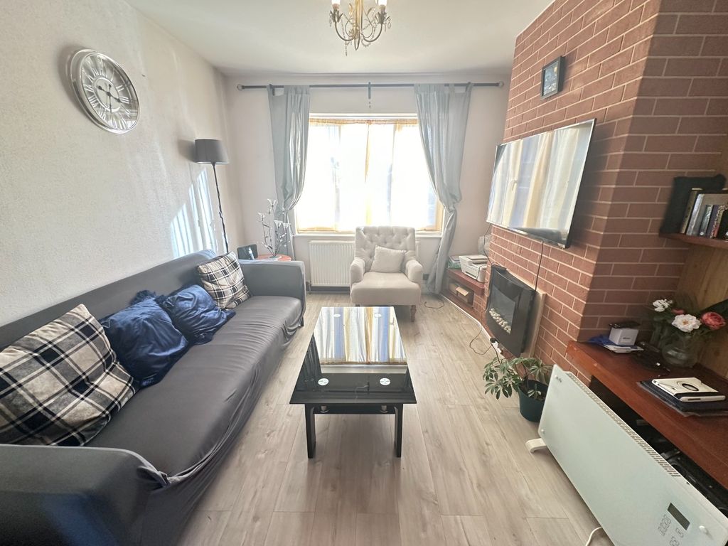 Property photo 3 of 11 3631623