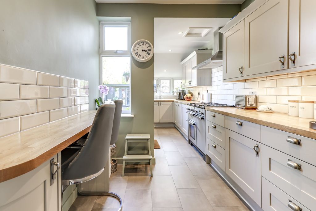 Property photo 2 of 30