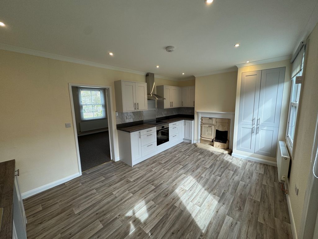 Property photo 2 of 11 Front