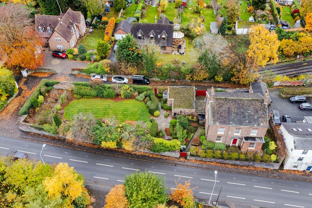 Property photo 1 of 32