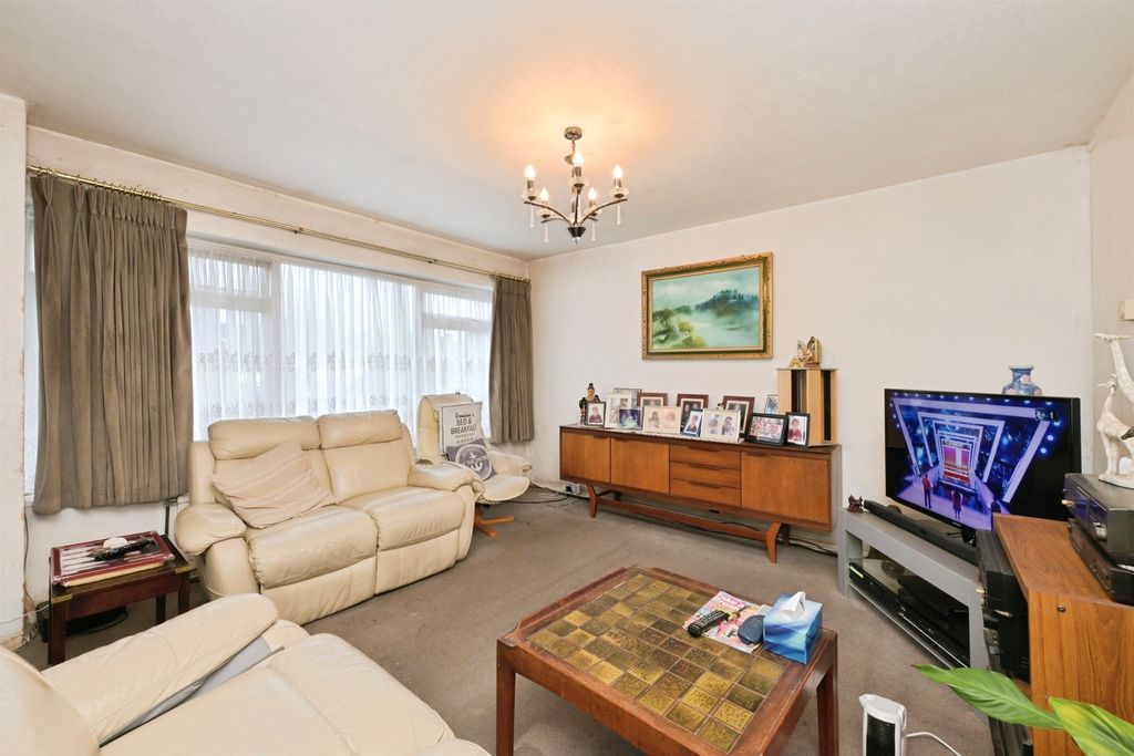 Property photo 3 of 16