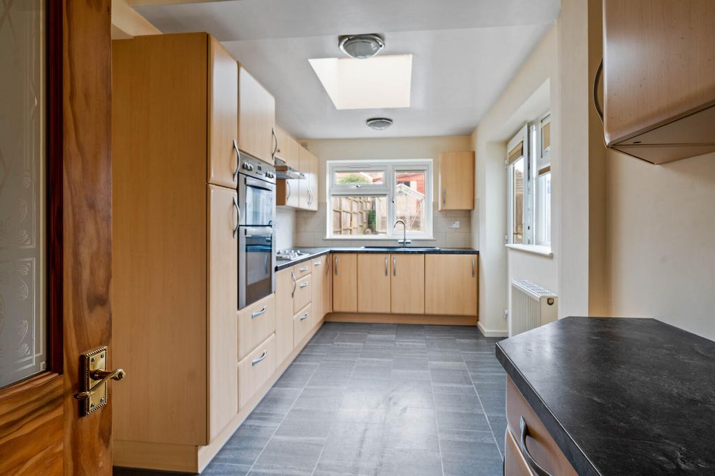 Property photo 2 of 21 Kitchen