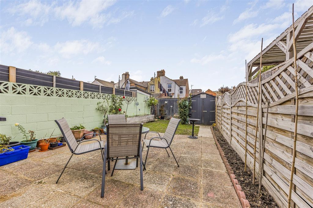 Property photo 2 of 15 Gff, 67 North End Avenue, Hilsea-Porticomarketing-