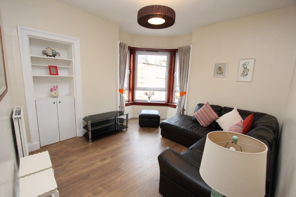 Property photo 3 of 10 Lounge
