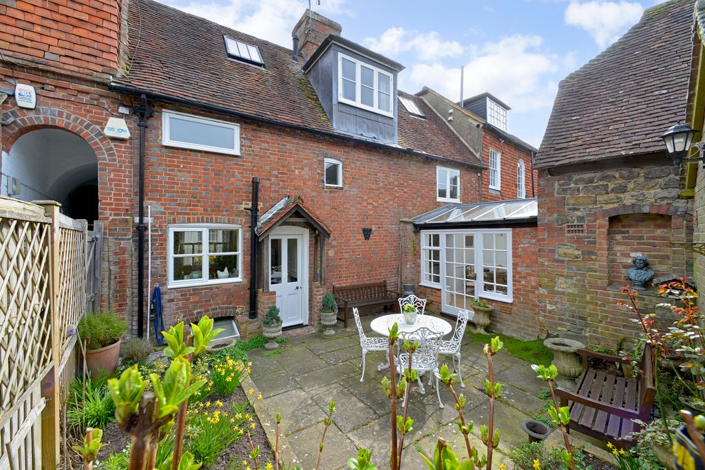 Property photo 2 of 19