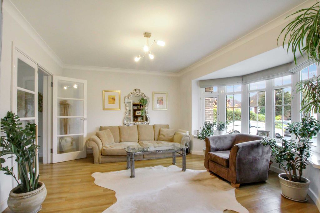 Property photo 3 of 8 Photo