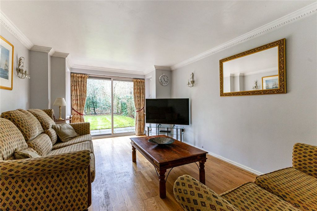 Property photo 2 of 15 Sitting Room