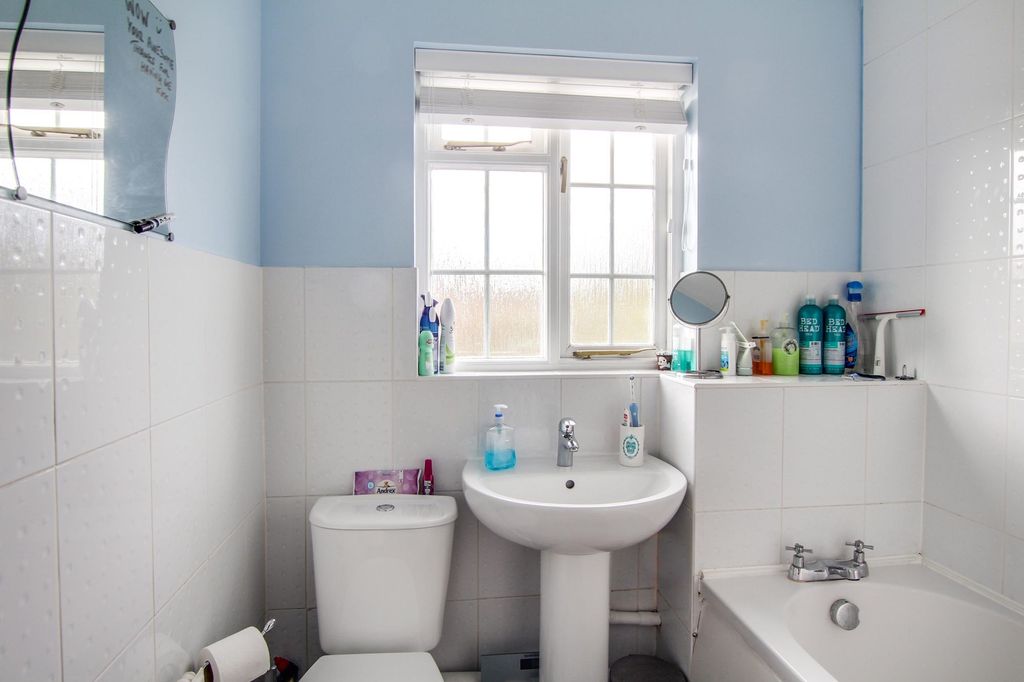 Property photo 2 of 5