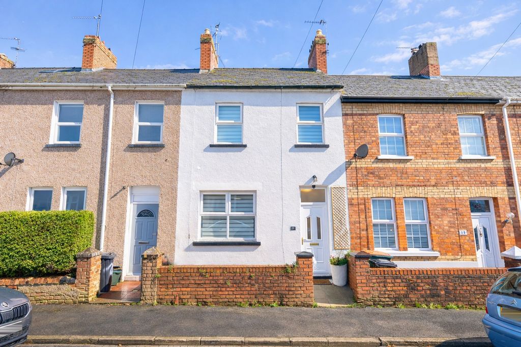 Property photo 1 of 18