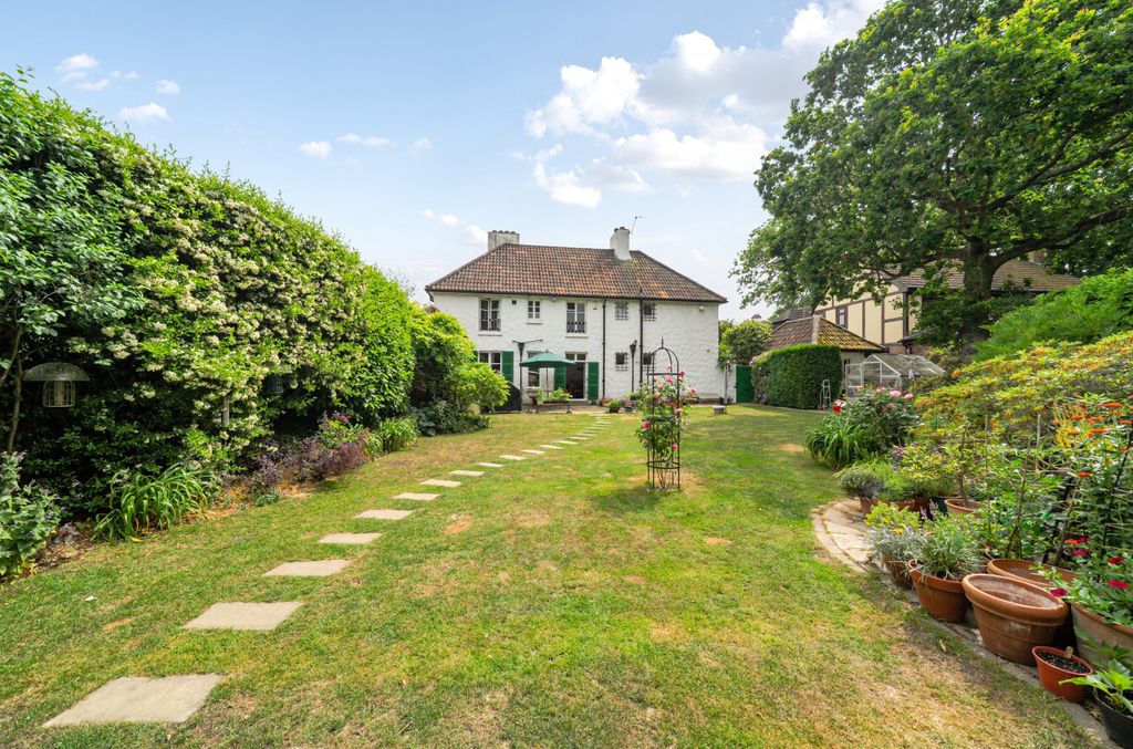 Property photo 2 of 22 1468354-10-6A1874...