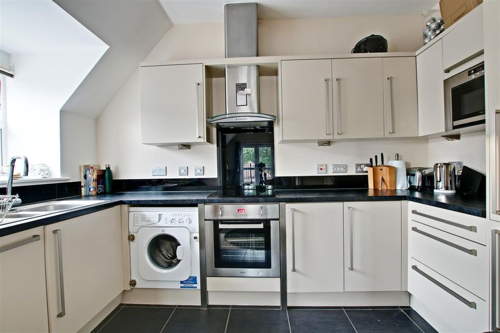 Property photo 2 of 7 5590021