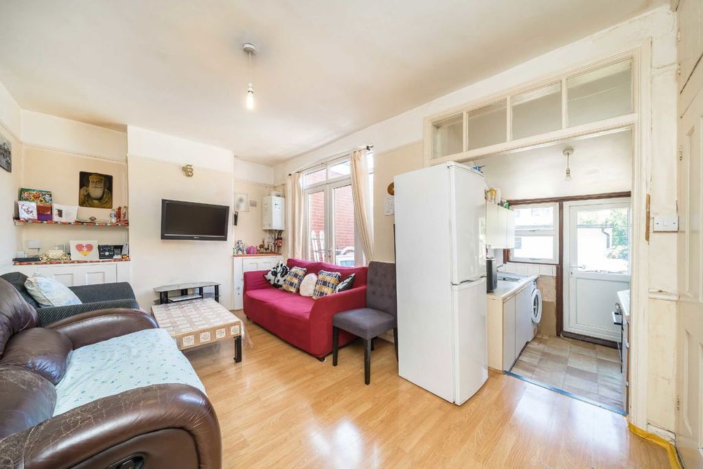 Property photo 2 of 7