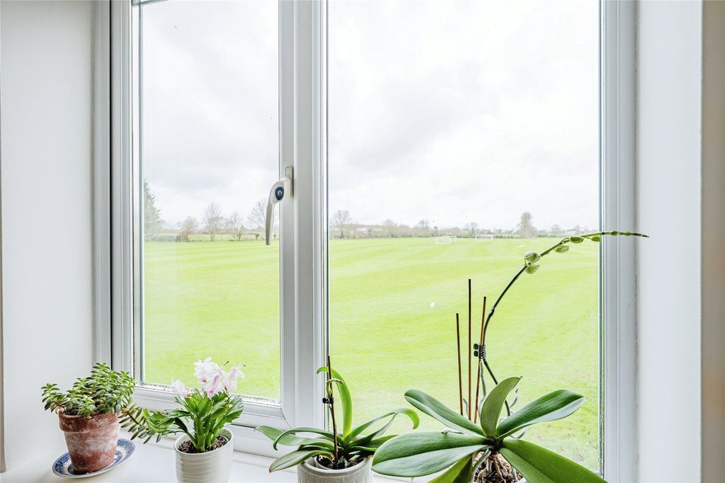 Property photo 2 of 21 Picture No. 02