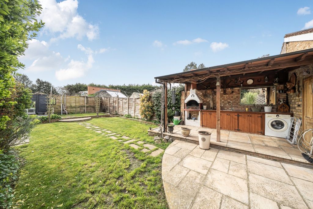 Property photo 3 of 18 Picture No. 23